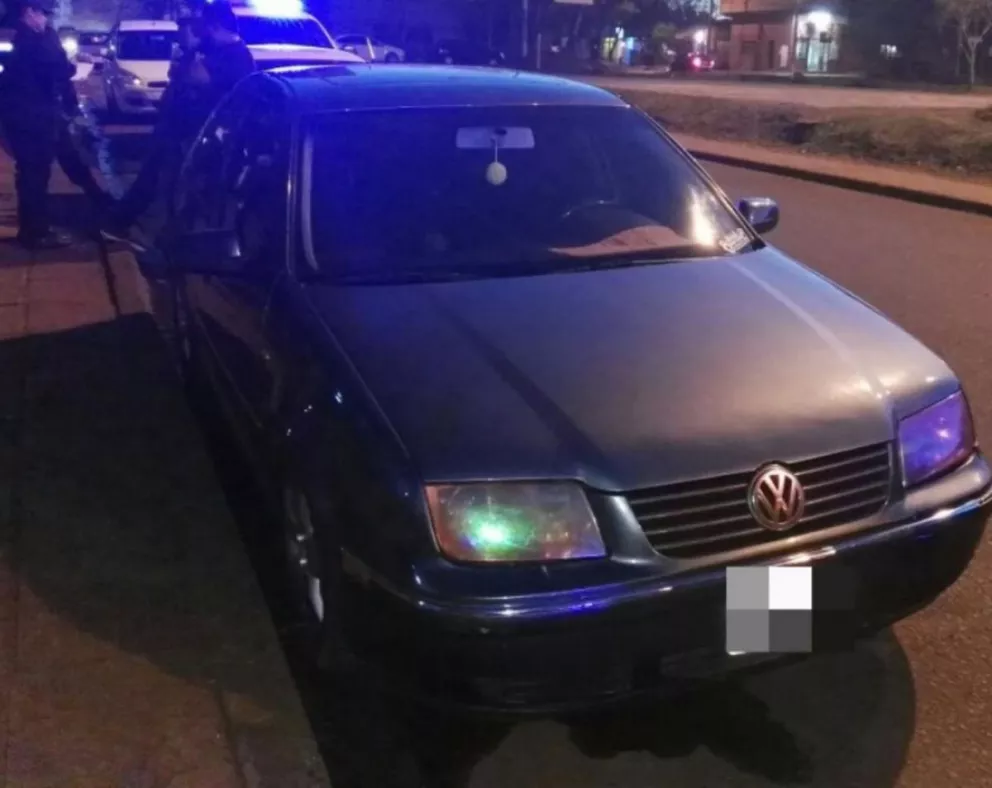 Hallaron abandonado en Villa Lanús un auto robado horas antes a una comerciante 