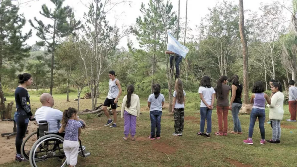 Valores y solidaridad en Santa Ana con los niños exploradores
