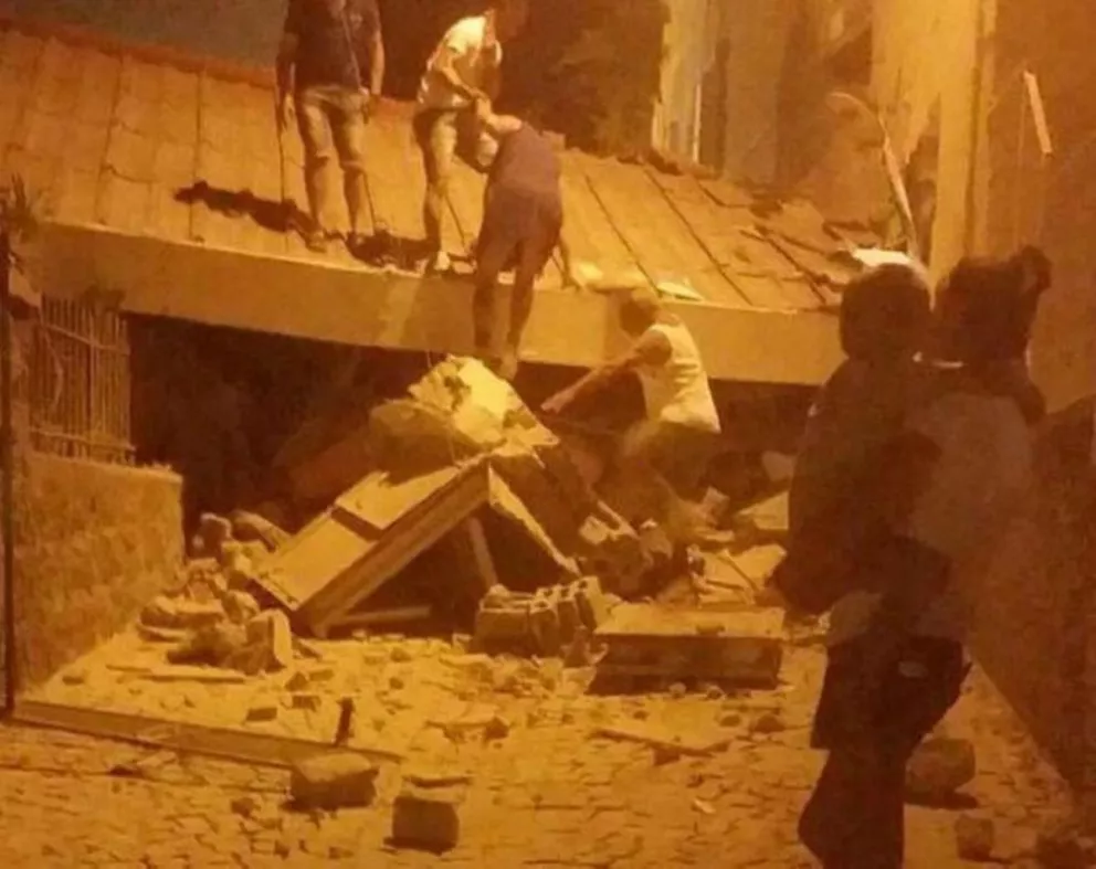 Un nuevo terremoto golpea a Italia: dos muertos y seis niños desaparecidos