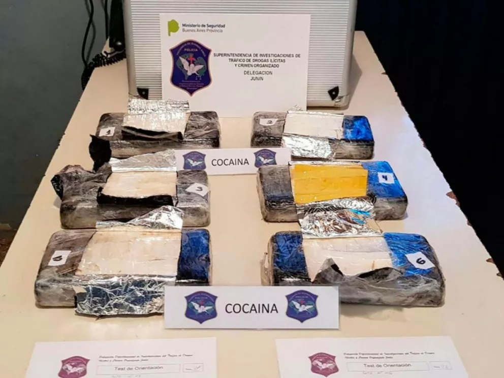 Detuvieron a dos choferes misioneros que llevaban unos 6 kilos de cocaína 