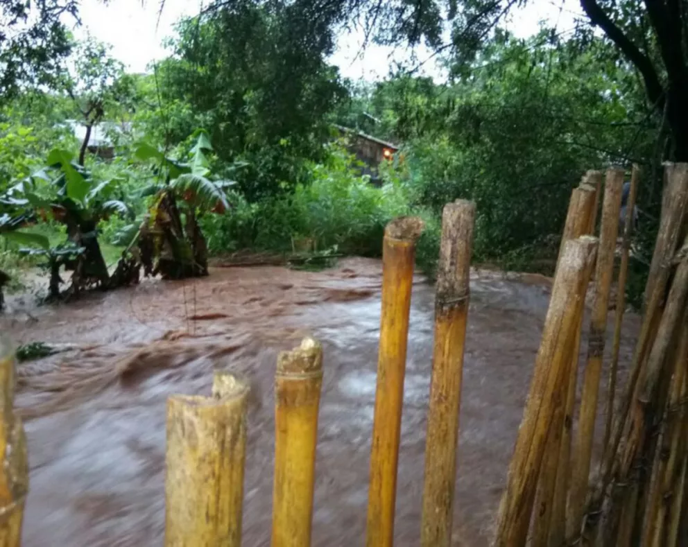 Vecinos aledaños al arroyo La Chancha nuevamente afectados por las intensas lluvias