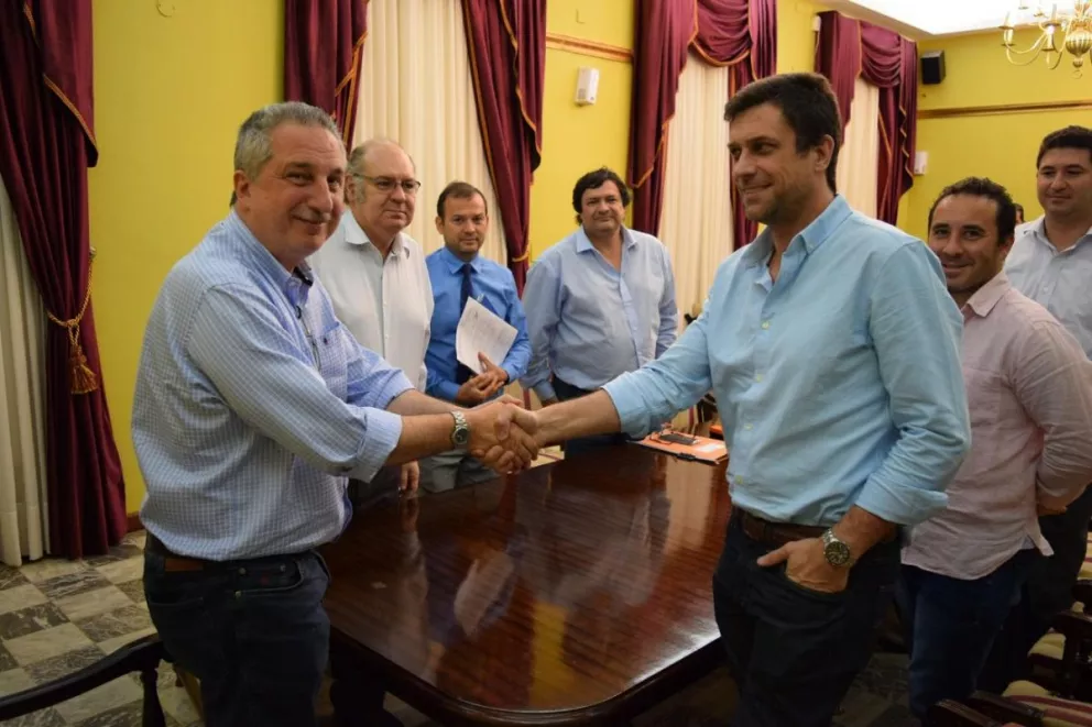 Passalacqua firmó contrato que oficializa la radicación de empresa líder en fabricación de motos eléctricas