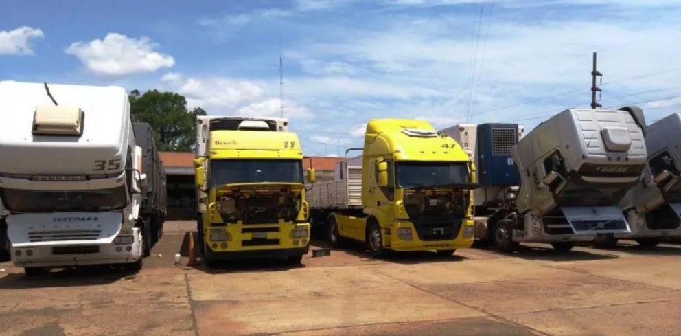 Policía incautó tres camiones adulterados en una planta logística de Garupá
