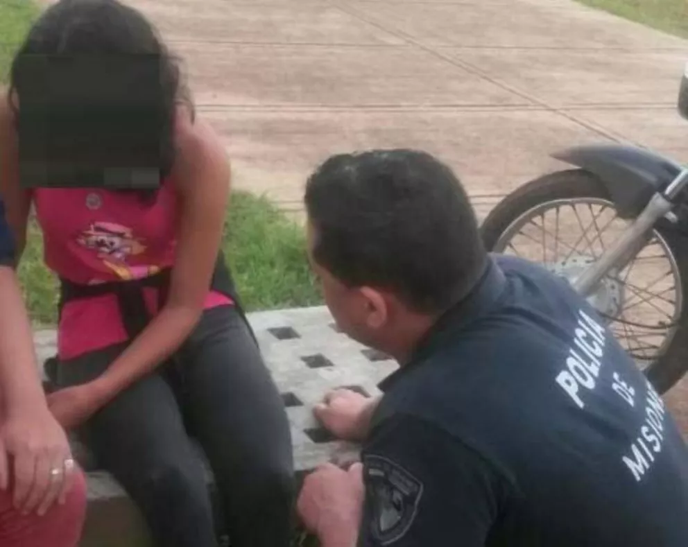 Adolescente quiso arrojarse al arroyo Mártires y fue socorrida por policías