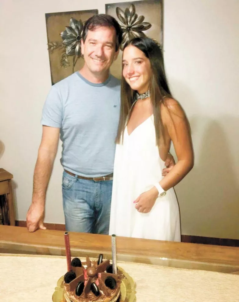 Candela y su papá Topo Lloret el 20/11 cumplieron años, el día más feliz del año en familia.