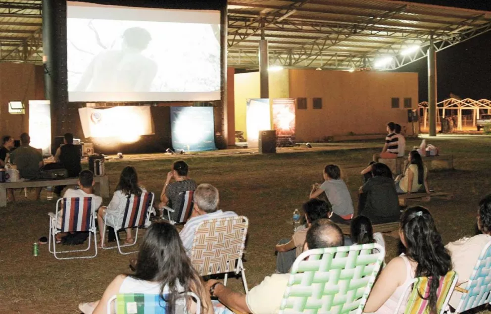 Regresa Cine a la Orilla en la Playa El Brete