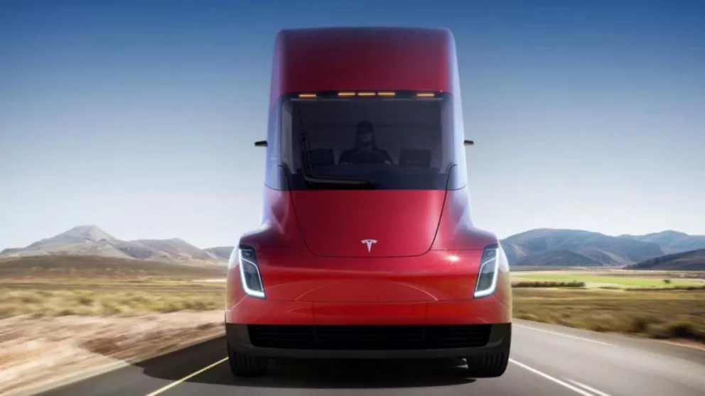 Tesla presentó a Semi, su primer camión eléctrico