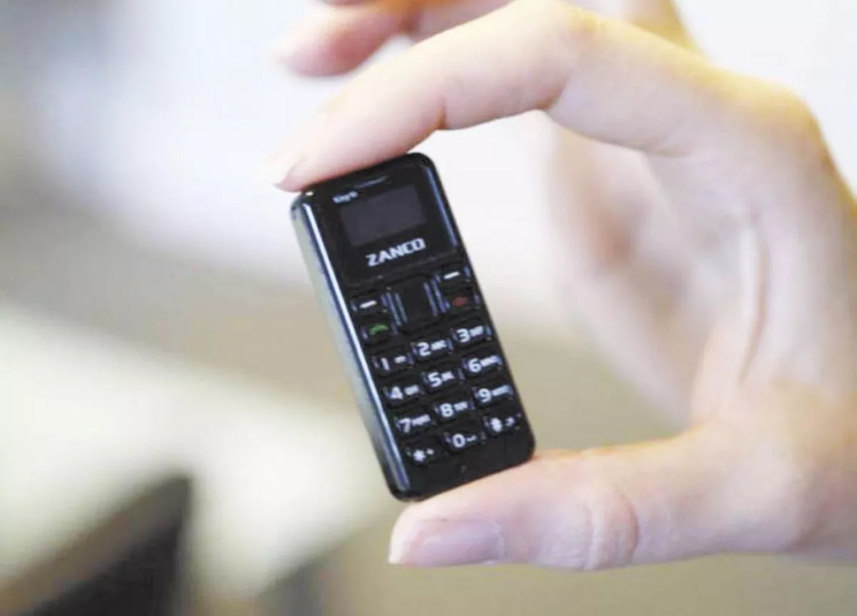 El teléfono móvil más pequeño del mundo está en