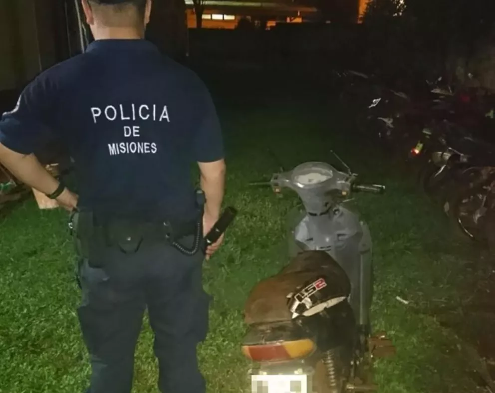 Entregó a la Policía la moto que había robado su hijo