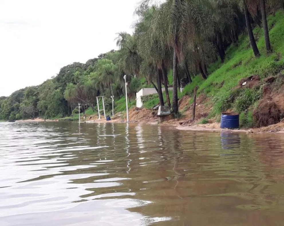 Por crecida del Paraná cierran todas las playas de Ituzaingó 