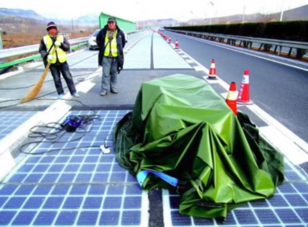 Robaron un tramo de la nueva calle solar de China a sólo una semana de su apertura
