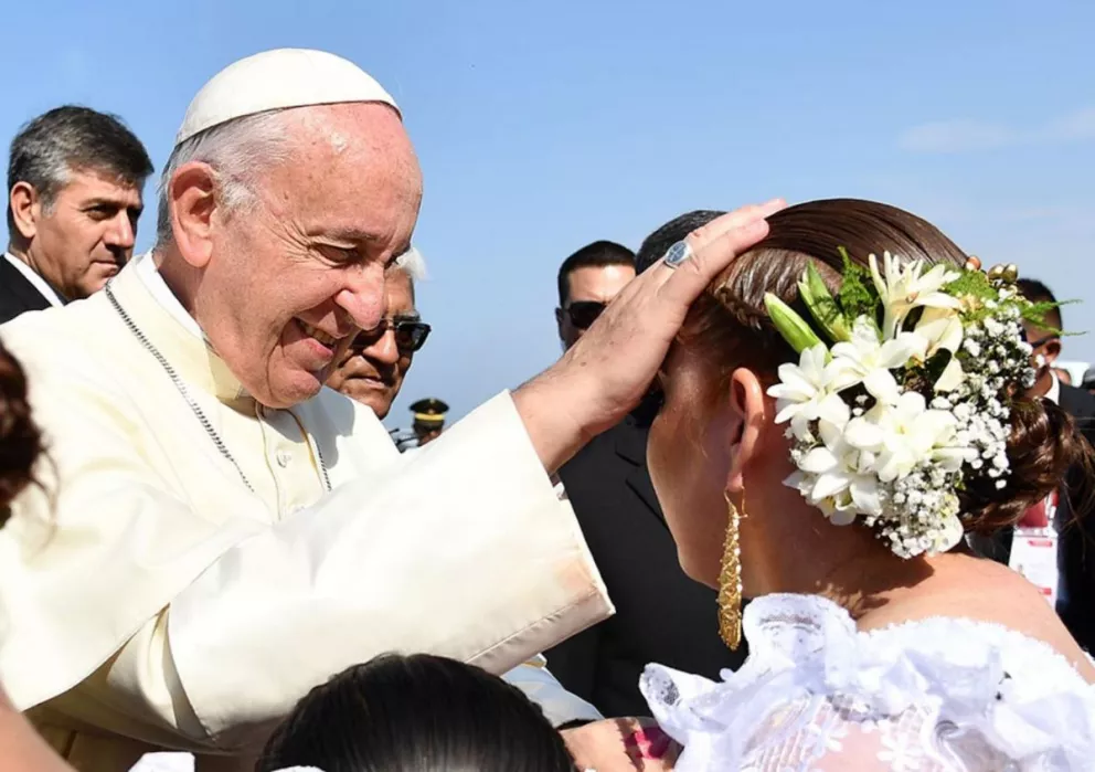 El Papa en Perú pidió luchar “contra la plaga del femicidio”