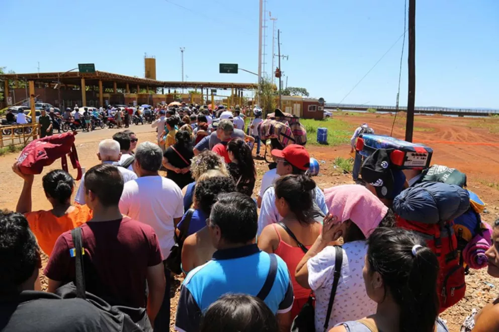 El colapso del paso fronterizo es cuestión de Estado en Paraguay