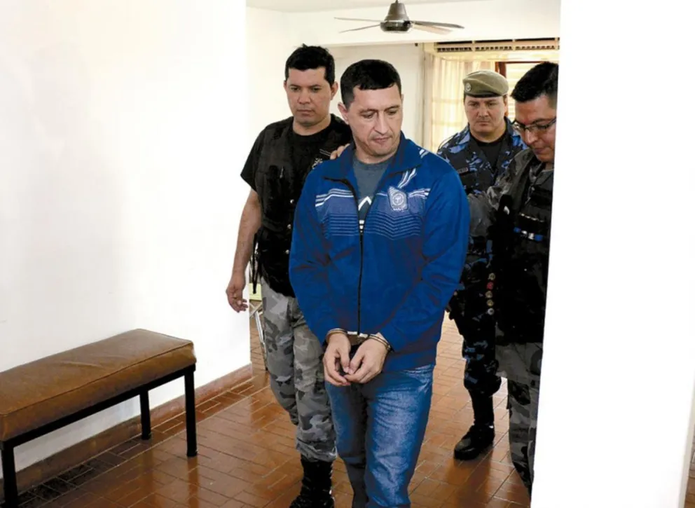 Samuel Adán De Souza (41) fue encontrado ayer culpable del asesinato de Osvaldo Ávalos (39)
y del intento de homicidio de quien fue su esposa. Los hechos se registraron en 2015, en Esperanza
