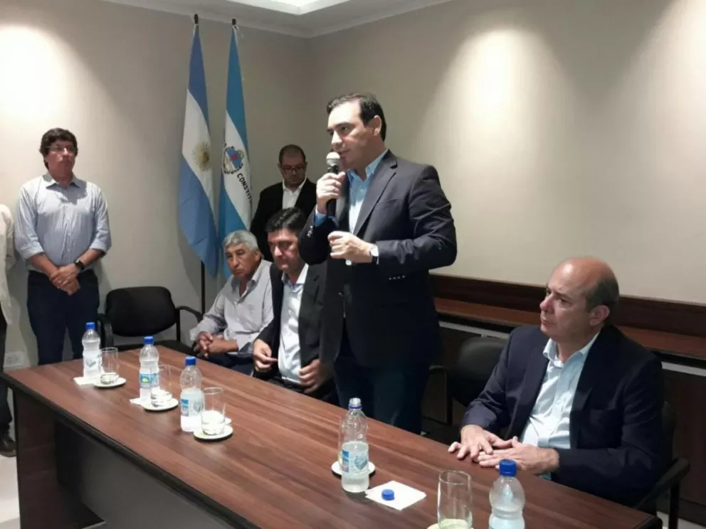 Valdés ratificó la idea de instalar una papelera en Ituzaingó