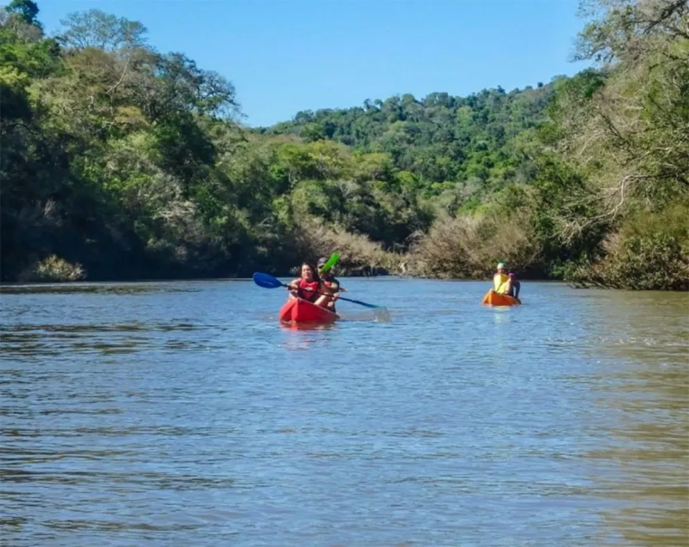 Realizan desde hoy, la primera travesía en Kayak por el arroyo Yabotí