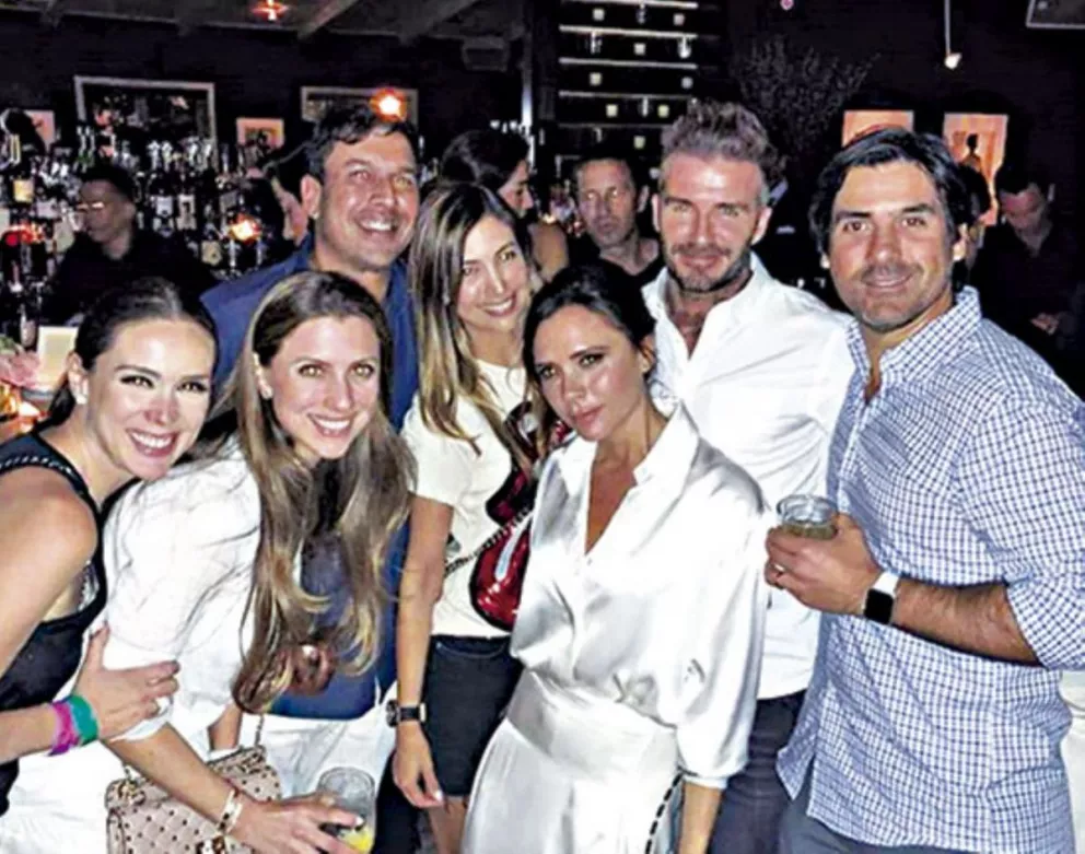Los beckham se rodean de amigos latinos en Miami