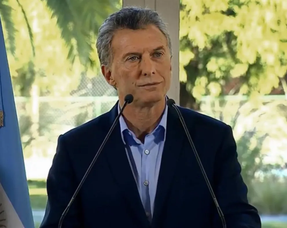 Macri firmó el decreto que habilita los retiros voluntarios en el Estado 