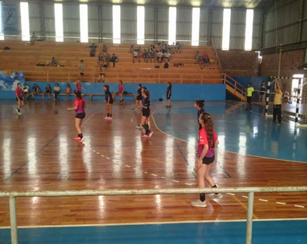 Comenzaron a disputarse los partidos oficiales de la Federación Misionera de Handball