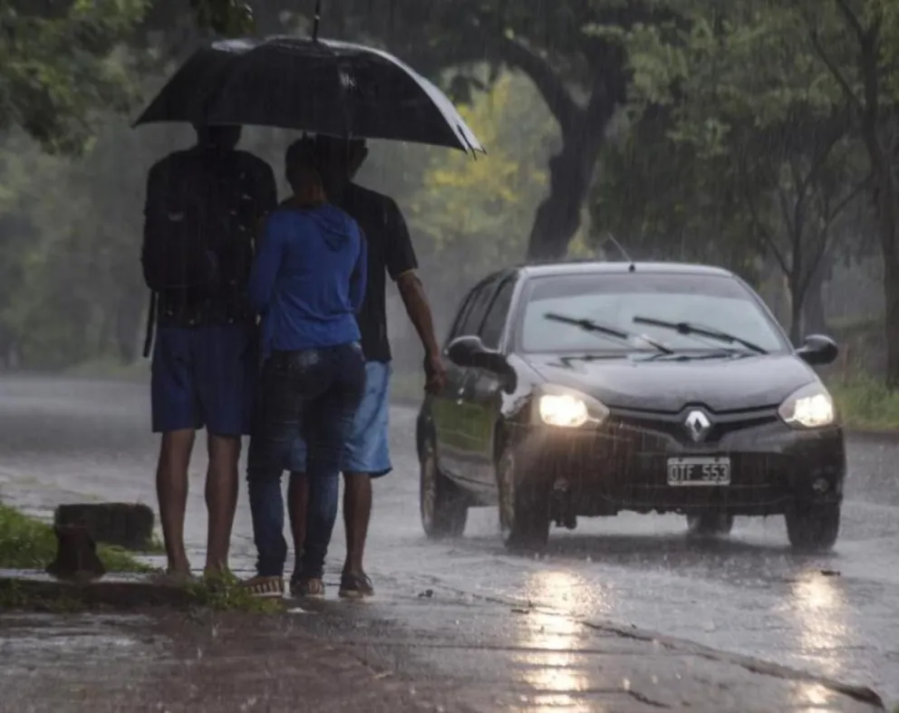 Día de lluvias y posibles tormentas fuertes