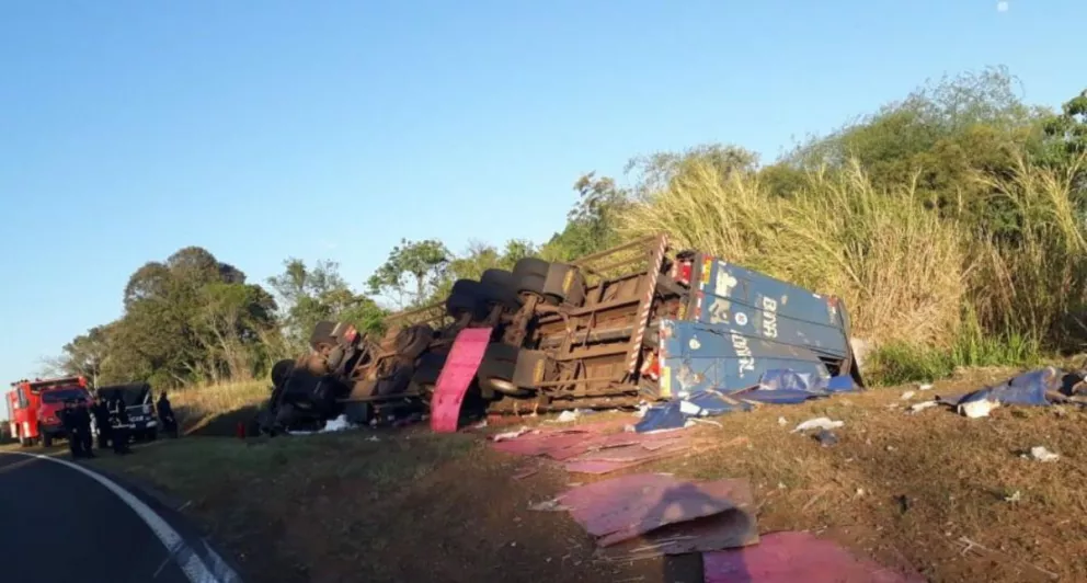 Murió camionero brasileño al despistar en Bernardo de Irigoyen