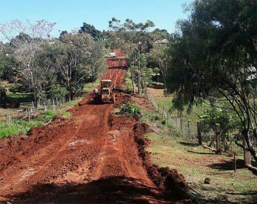 Alta demanda en arreglo de caminos terrados en Bernardo de Irigoyen