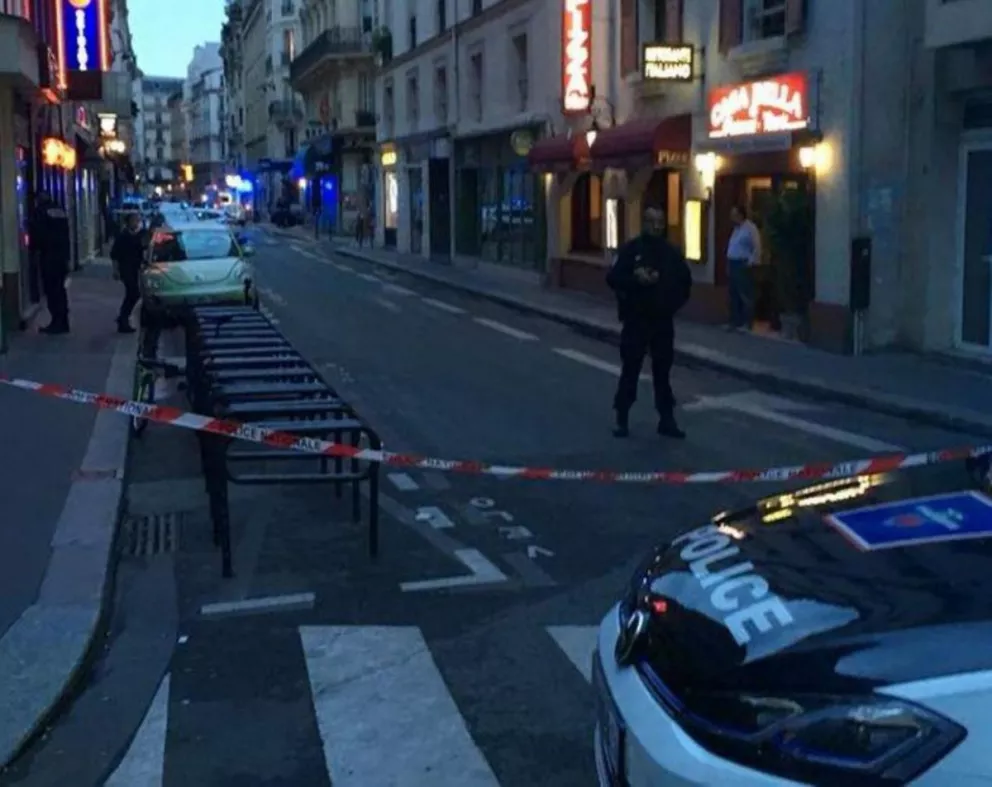 Ataque en París: un hombre acuchilló a varias personas y hay al menos dos muertos 