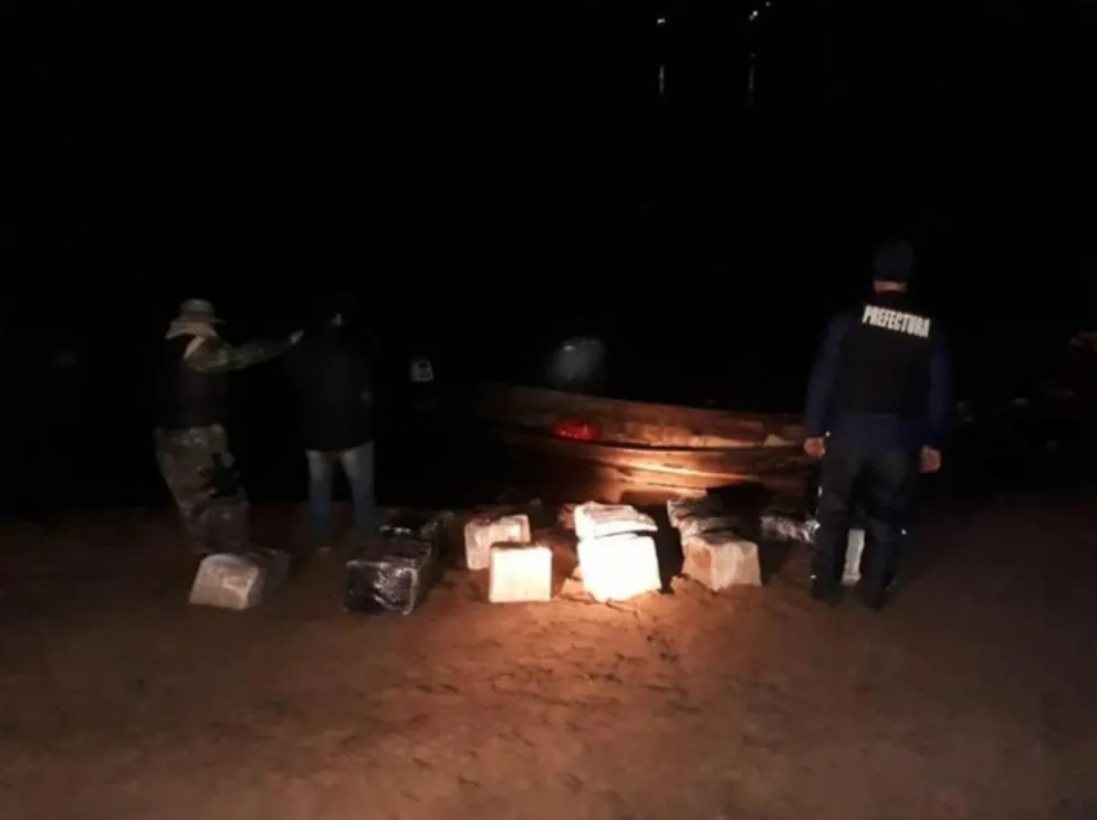 Narco Lancha con 300 kilos de marihuana en Puerto Iguazú