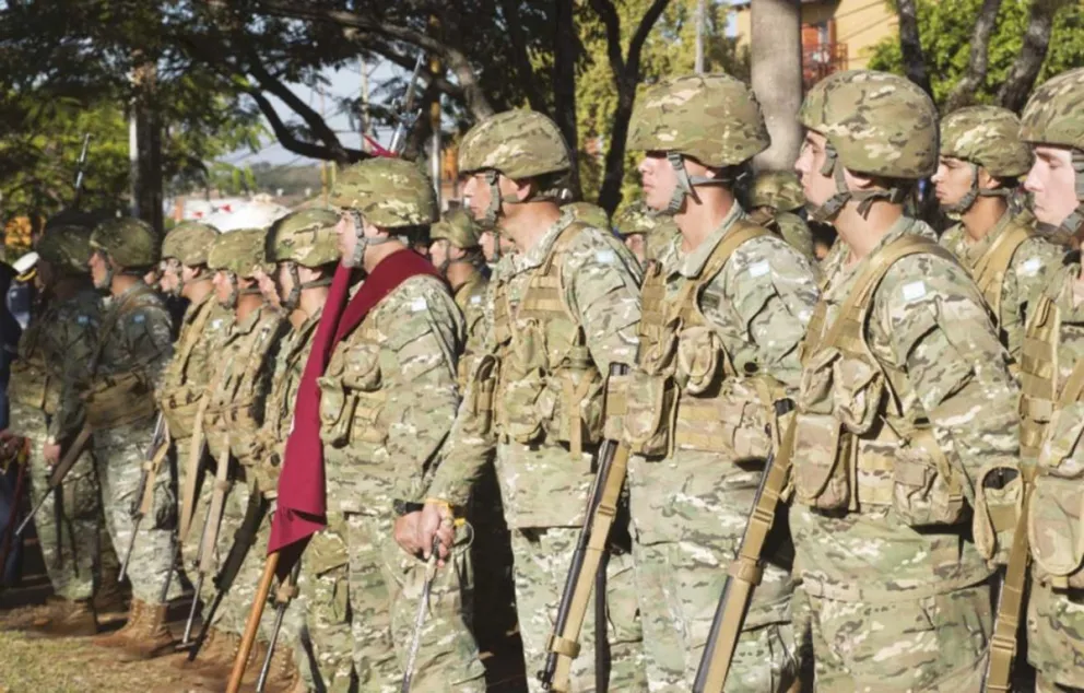 El Ejército Argentino cuenta en la provincia con doce unidades.