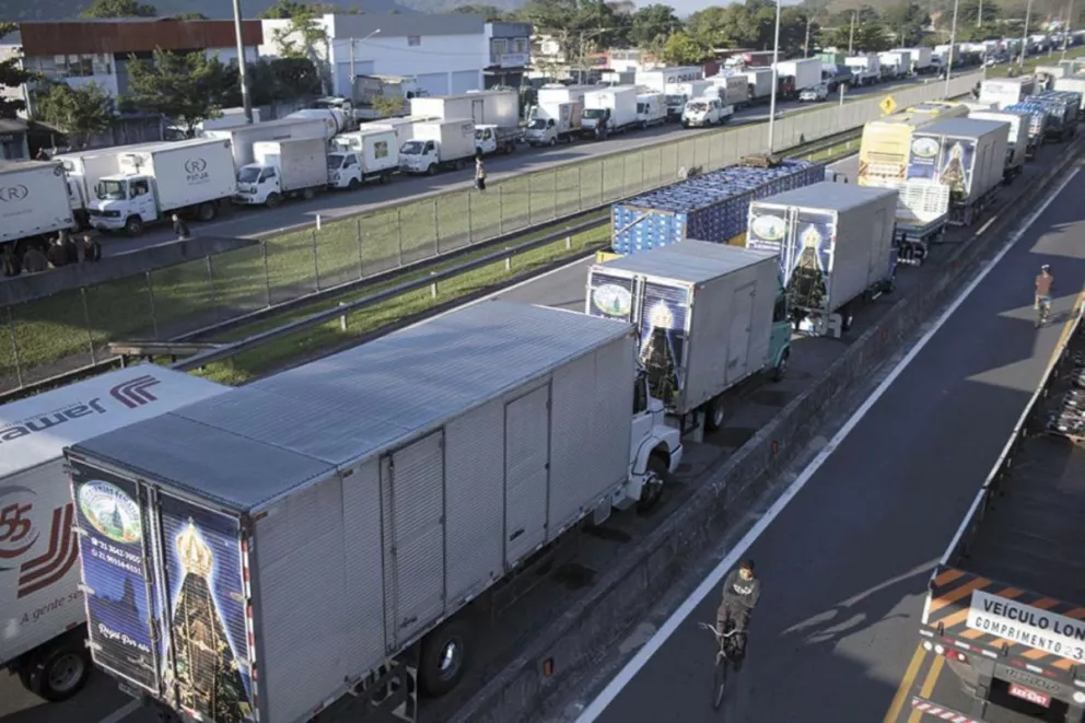Brasil sufre desabastecimiento debido a un paro de camioneros