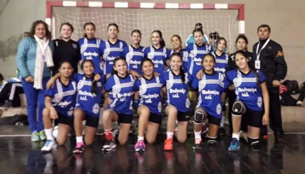 El misionero de handball femenino se despidió en semifinales