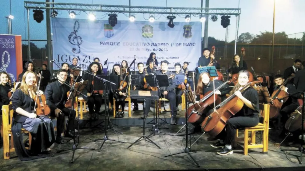 Músicos locales abrieron el gran show de orquestas infantiles en Iguazú