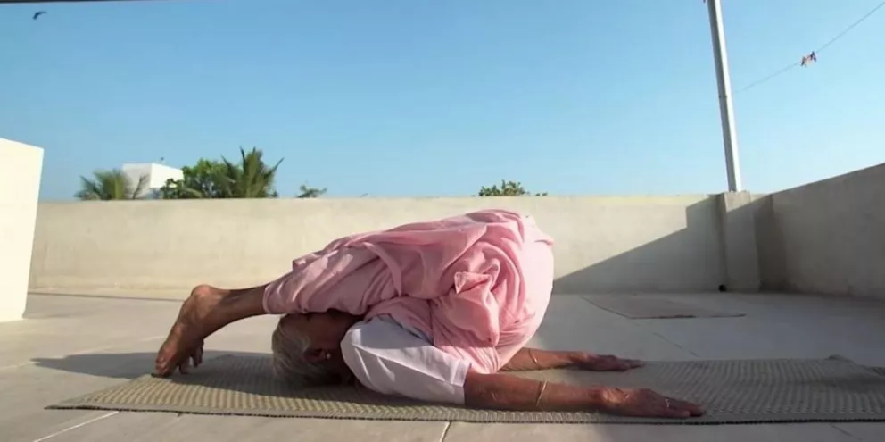 Nanammal, la mujer que sigue practicando y enseñando Yoga a sus 98 años