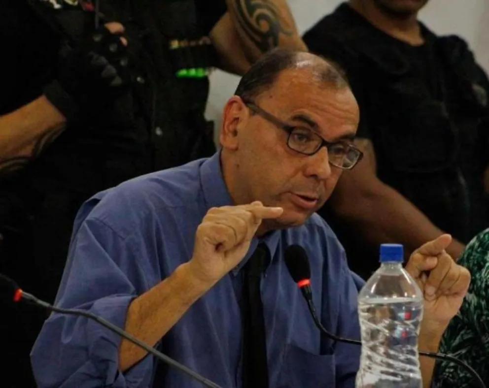 Paredes: "El Ejército en la frontera nos convierte en un país bananero"