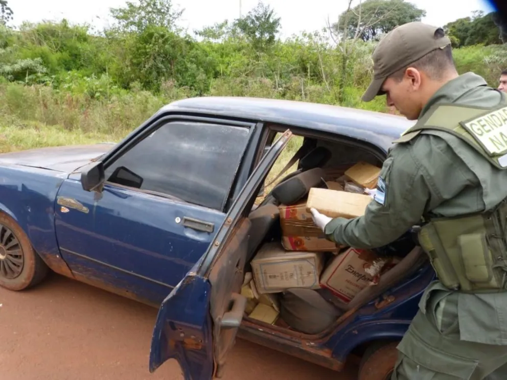 Narcos quisieron escapar en un auto repleto de marihuana