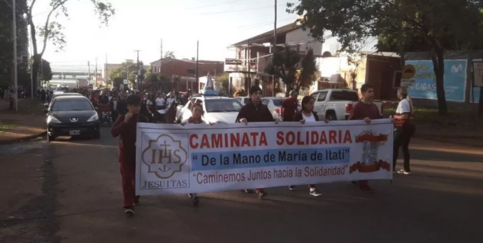 Una nueva caminata solidaria del Instituto Virgen de Itatí