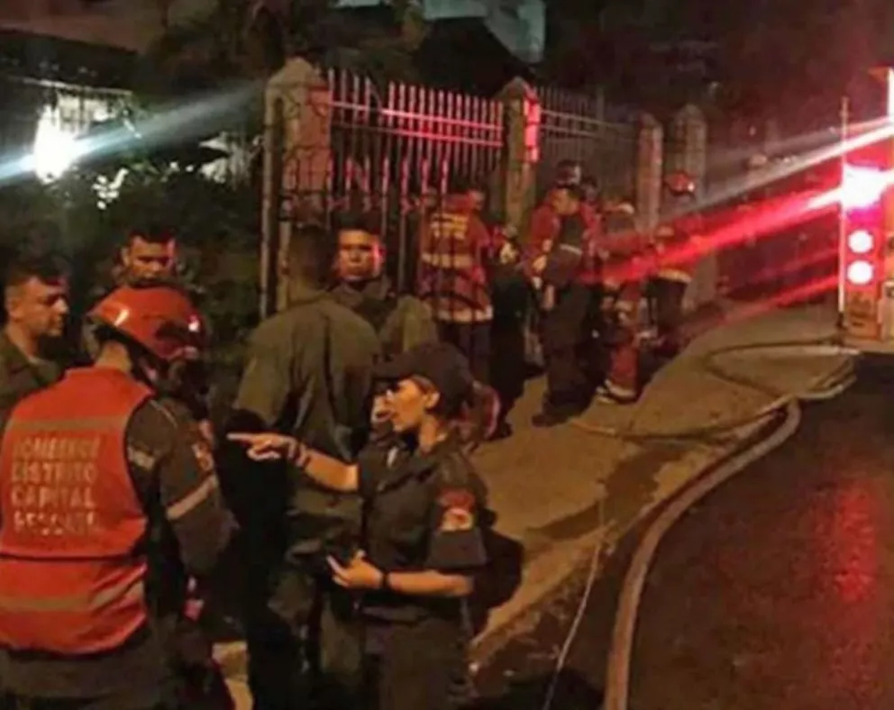 Un joven lanzó una bomba lacrimógena en una fiesta en Caracas: 17 muertos