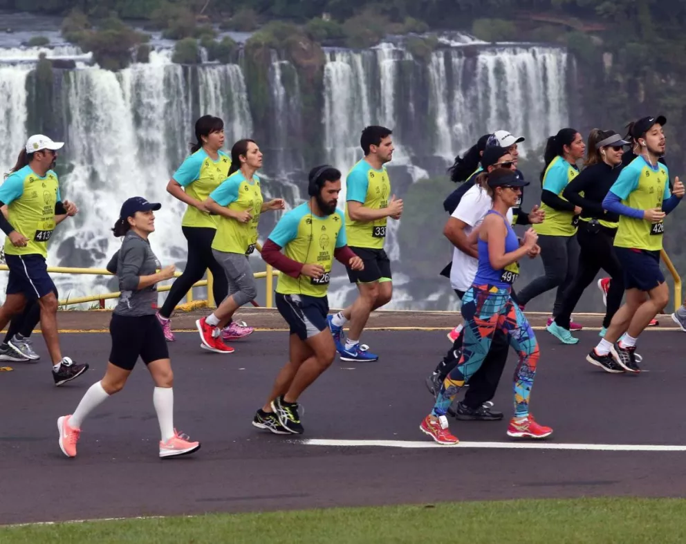 Un total de 4000 corredores participaron de la “Meia Maratona Das Cataratas”