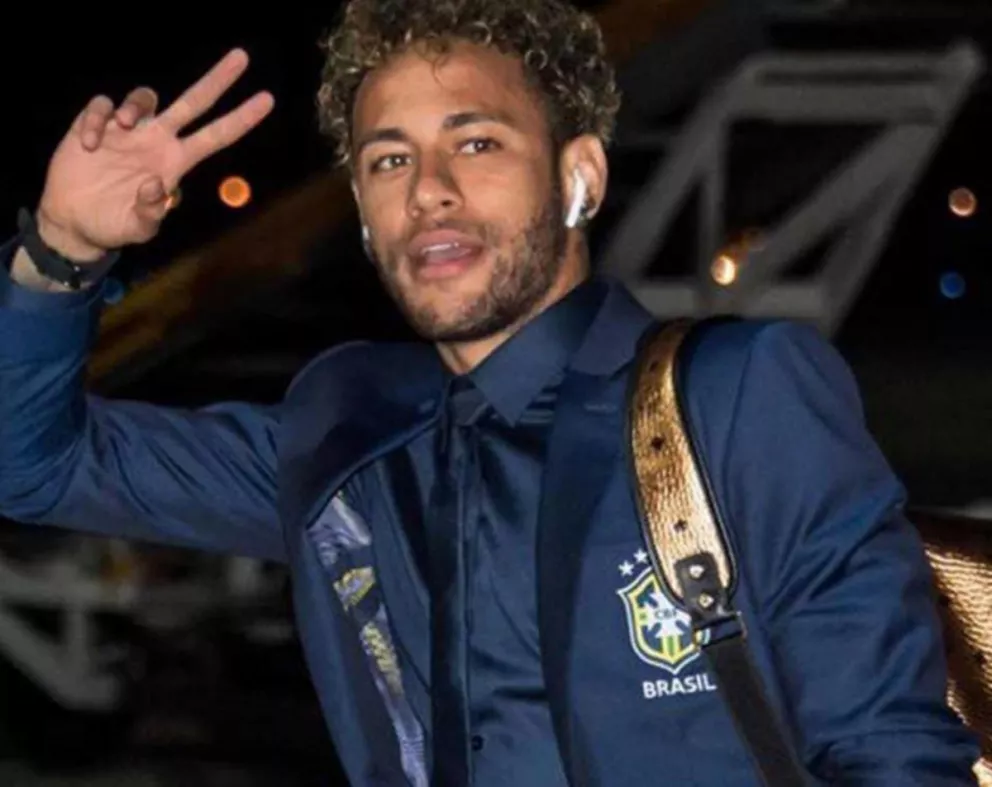Selección de Brasil: Neymar llegó a Rusia y sorprendió con su mochila