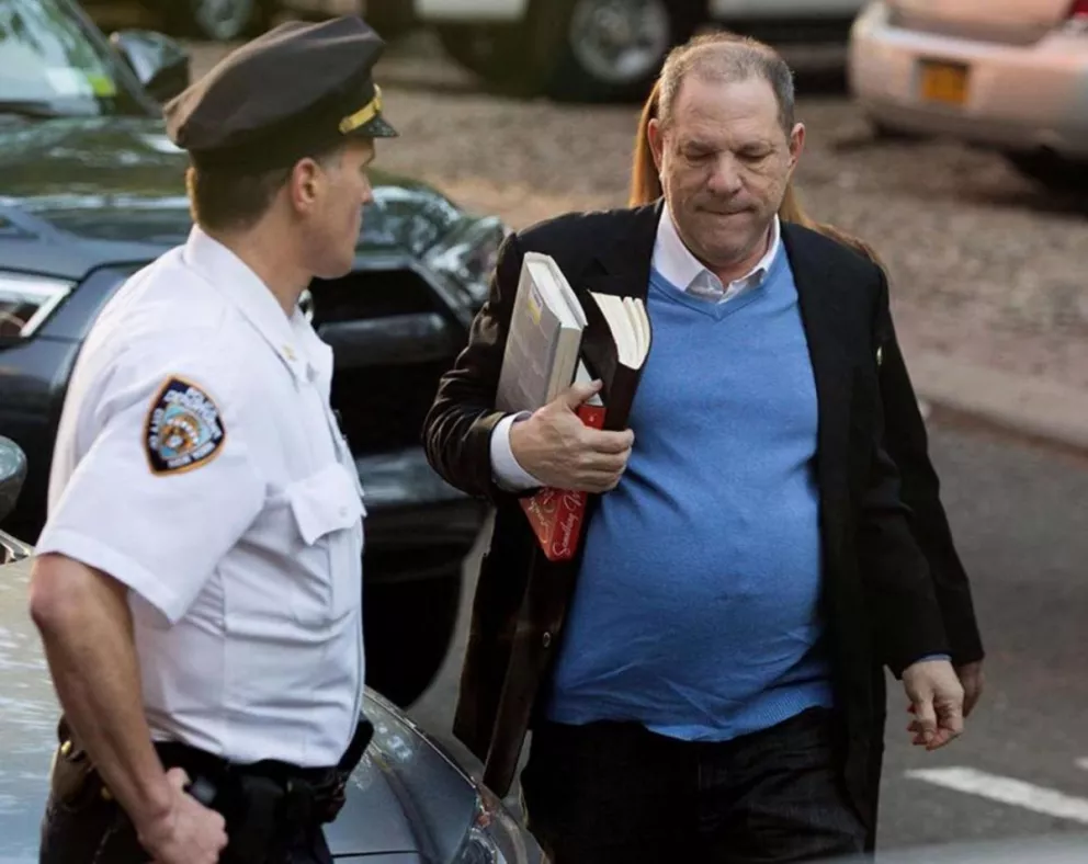 Harvey Weinstein, denunciado por abuso sexual, se entregó a la Policía de Nueva York