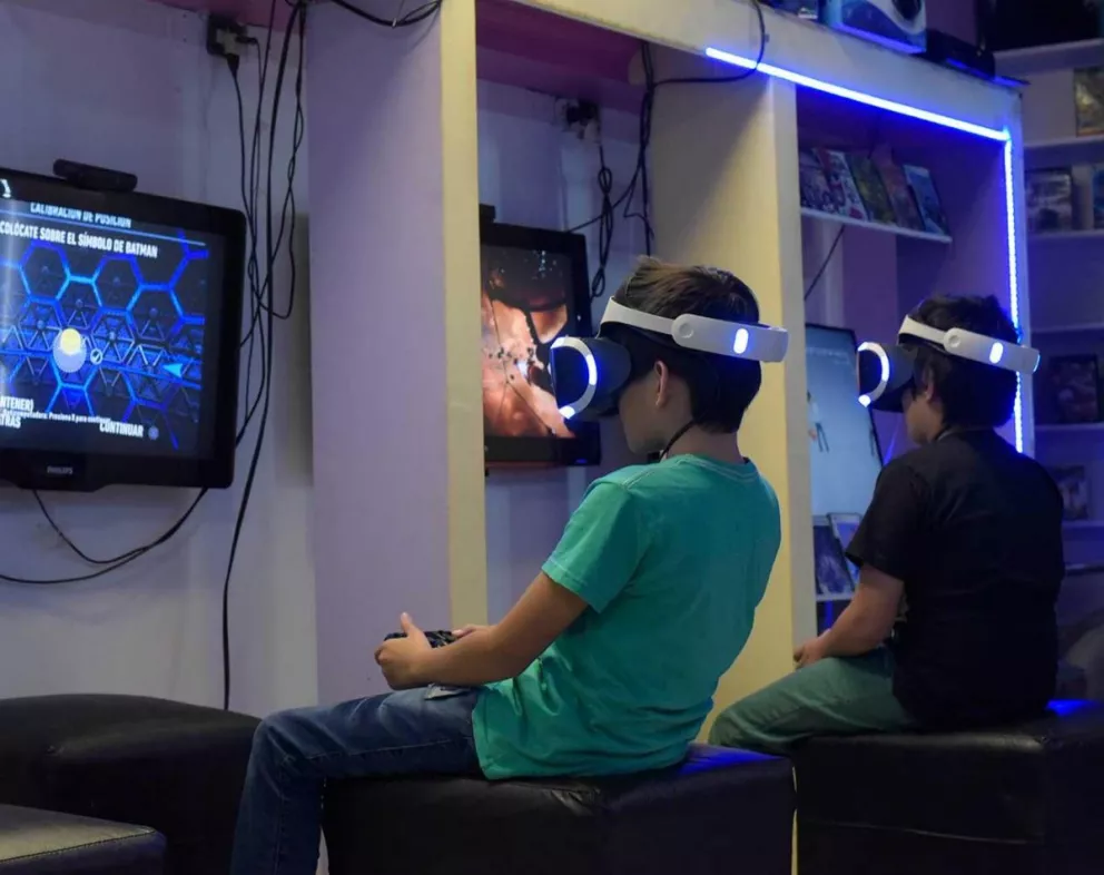 La realidad virtual los sumerge en un mundo atrapante.