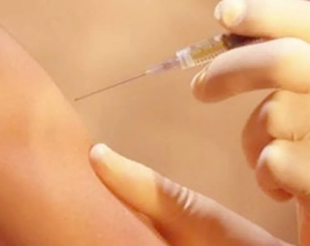 Gutierrez sobre el sarampión: "Hay que revisar el carné de vacunas y ver si la tenemos"