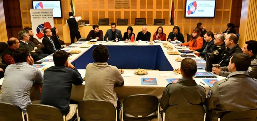 Utilizan gas pimienta en penales y comisarías para despertar a reos