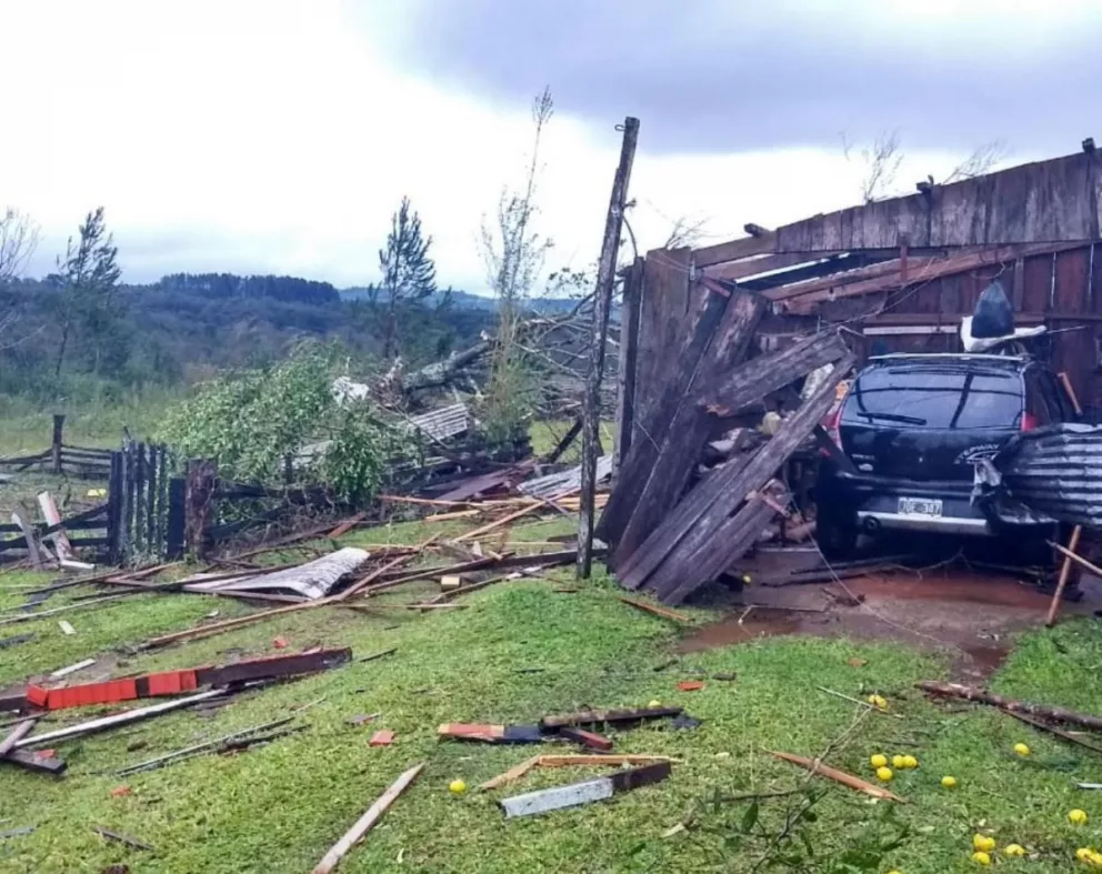 Temporal en Caá Yarí: "Fue un desastre, un tornado arrasó la vivienda de una familia"