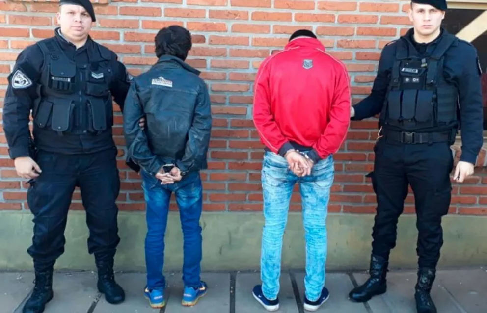 Motochorros paraguayos fueron detenidos tras atacar a una mujer