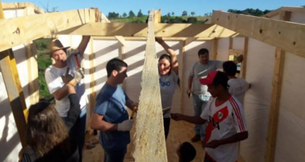 Techo construirá otras 15 viviendas de emergencia en Oberá