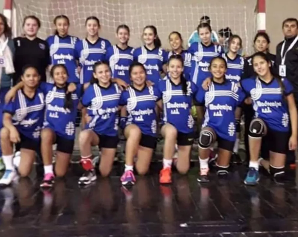 La Selección Femenina de Handball de Menores aseguró su pase al torneo nacional
