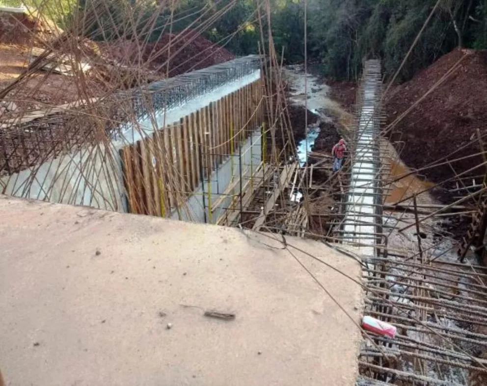 Avanzan las obras del puente sobre Arroyo Mbotaby