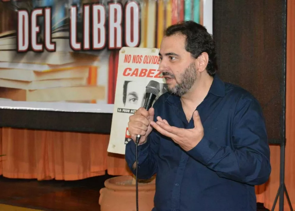 Gabriel Michi. El escritor, amigo de José Luis Cabezas, dio una charla en el marco de la Feria Regional del Libro y diferenció la mafia de los 90