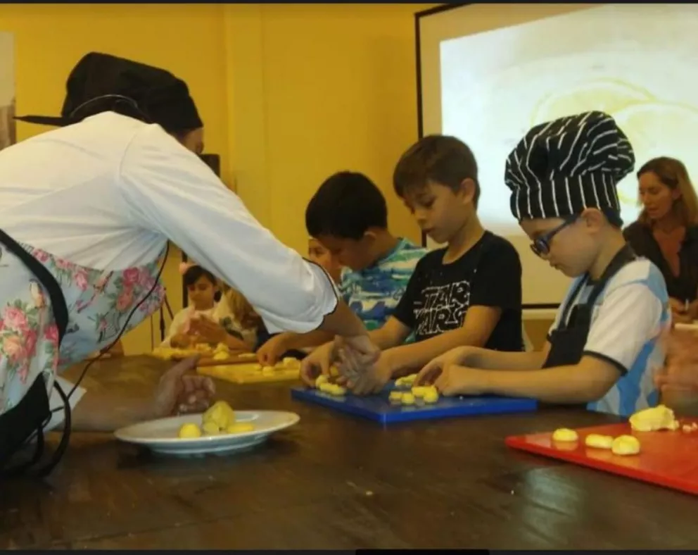 Iguazú: Festejaron el Día del Niño con una clase de cocina